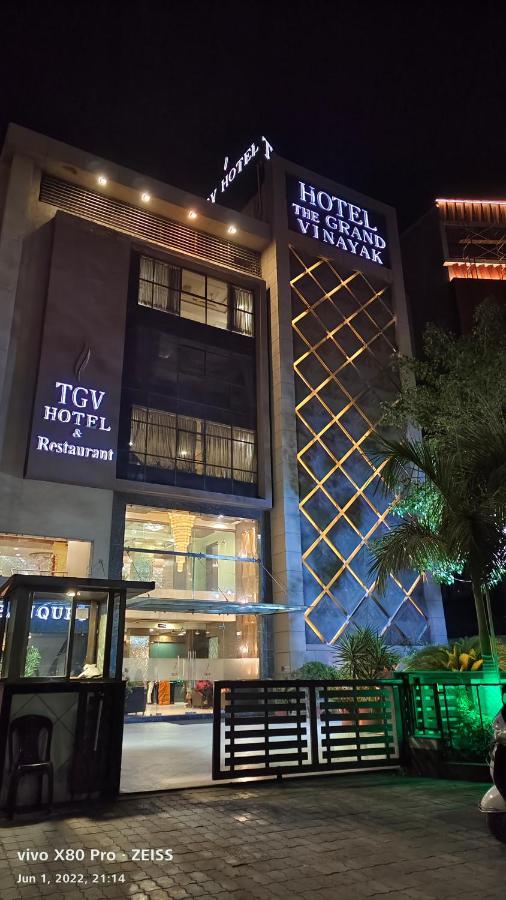 Tgv Hotel Ahmedabad Buitenkant foto
