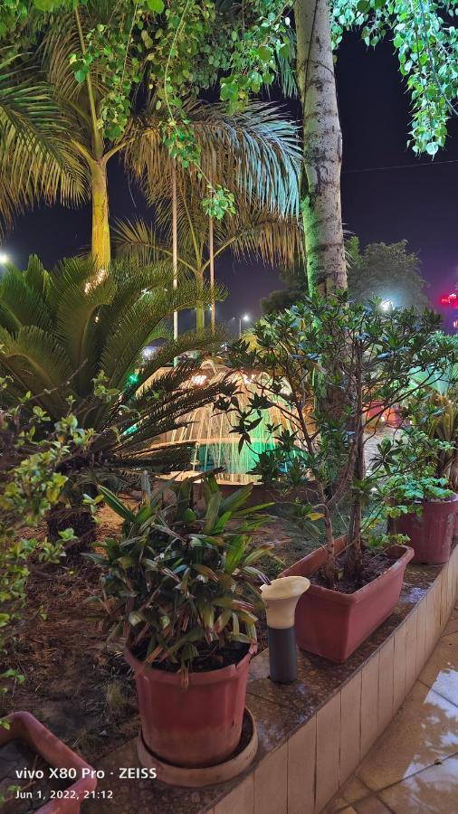 Tgv Hotel Ahmedabad Buitenkant foto