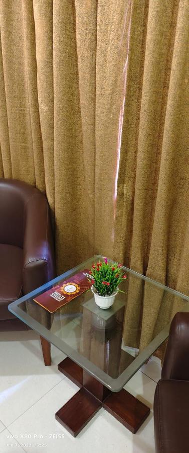 Tgv Hotel Ahmedabad Buitenkant foto